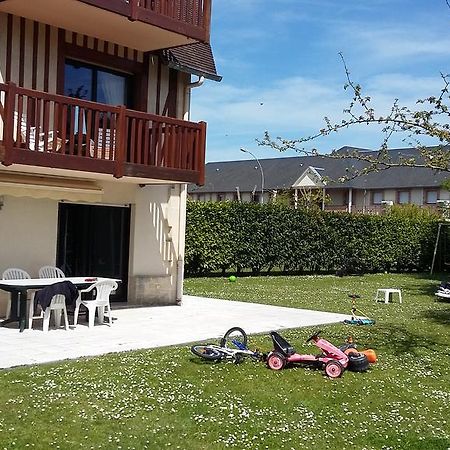 Les Manoirs Lägenhet Deauville Exteriör bild